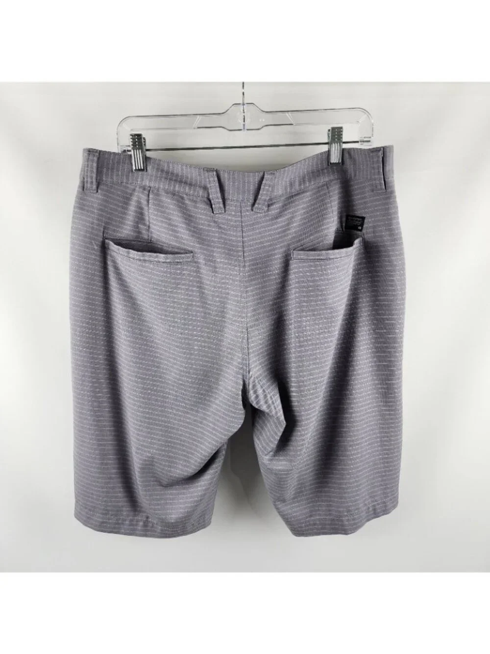 Travis Mathew Shorts Mens 34x11 Gray Striped Golf Performance Short